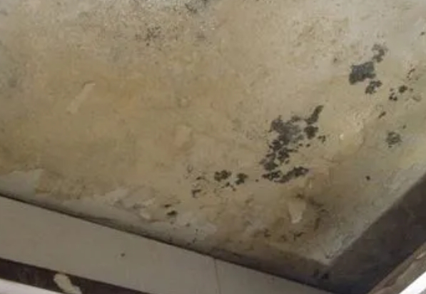 望奎阳台漏水维修公司分享下望奎卫生间渗水维修需要注意哪些问题。